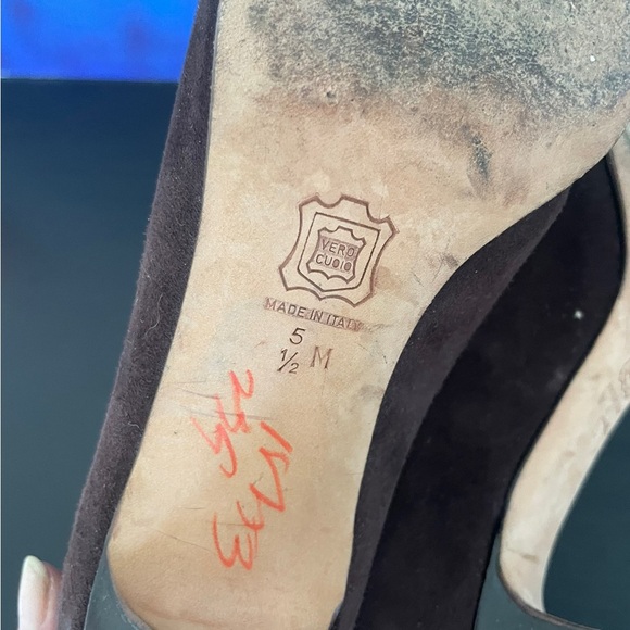 Silvia Fiorentina Brown Suede & Patent Leather Tip Pumps - Size 6 - Picture 4 of 8